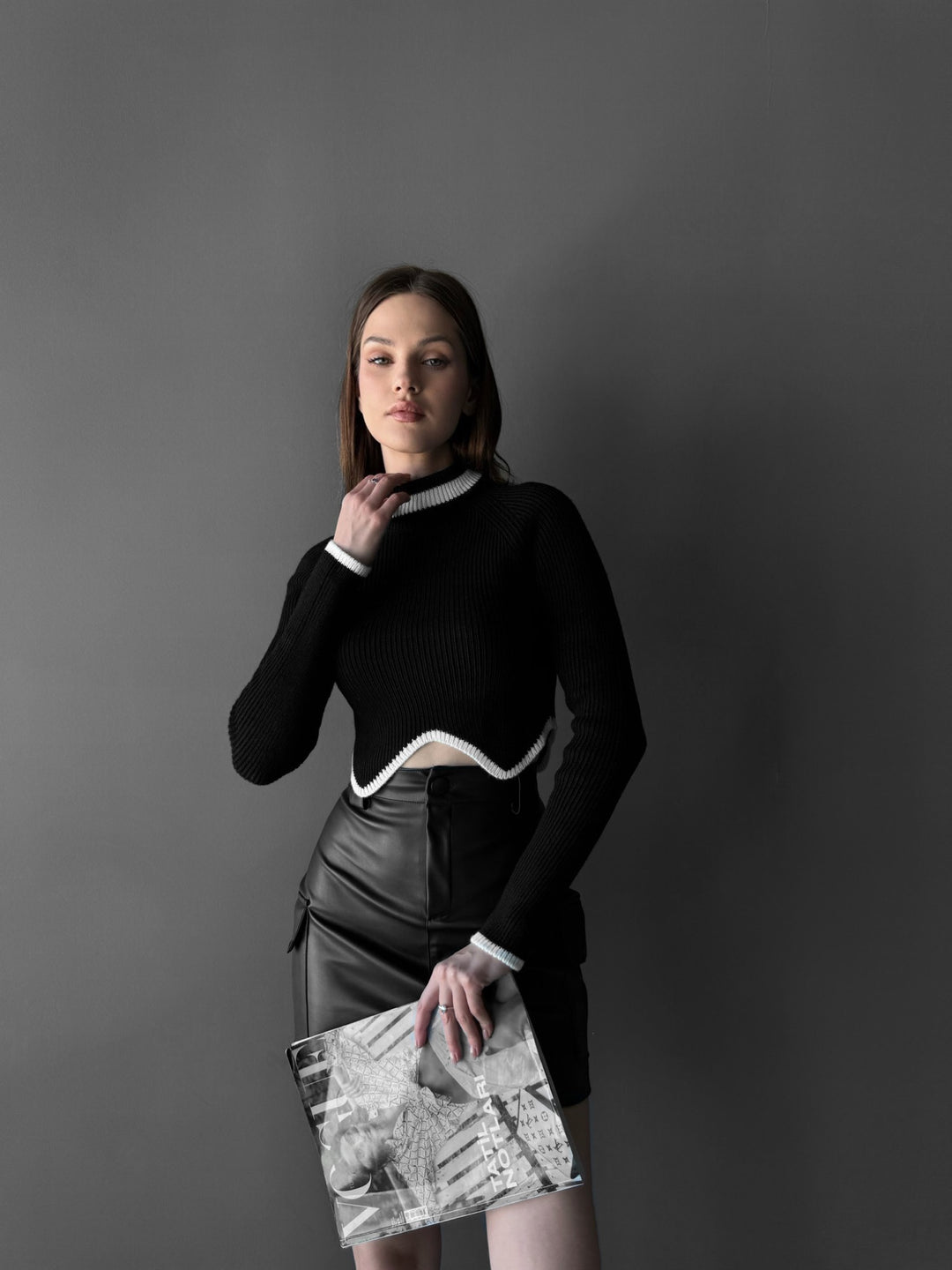Wavy Crop Sweater - Black