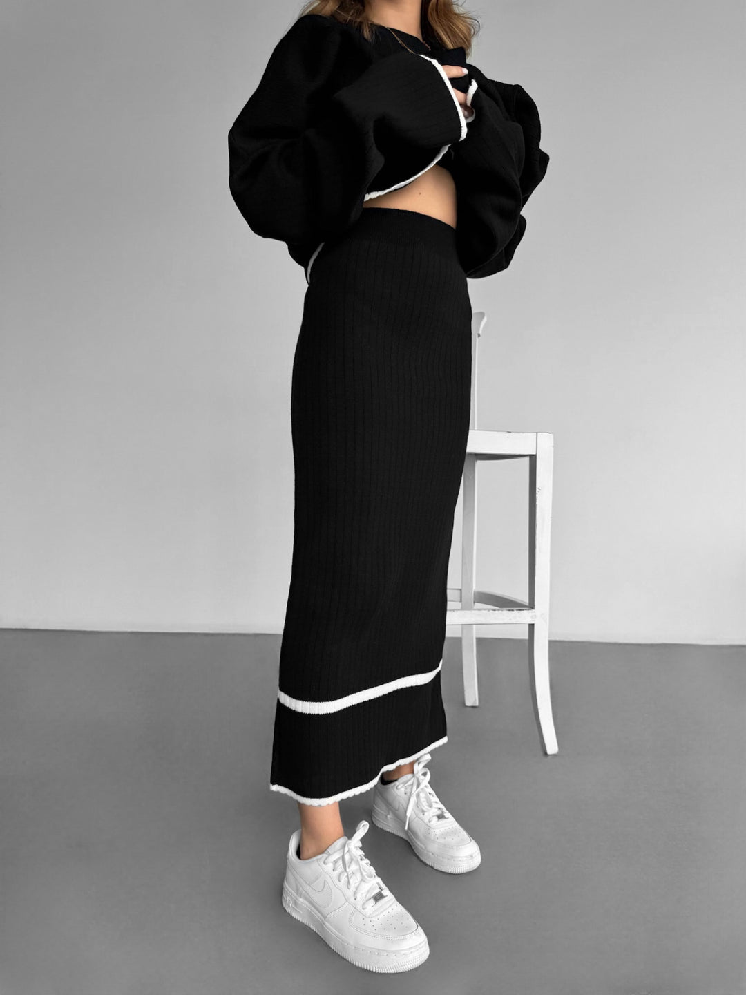 Midi Knit Line Skirt - Black