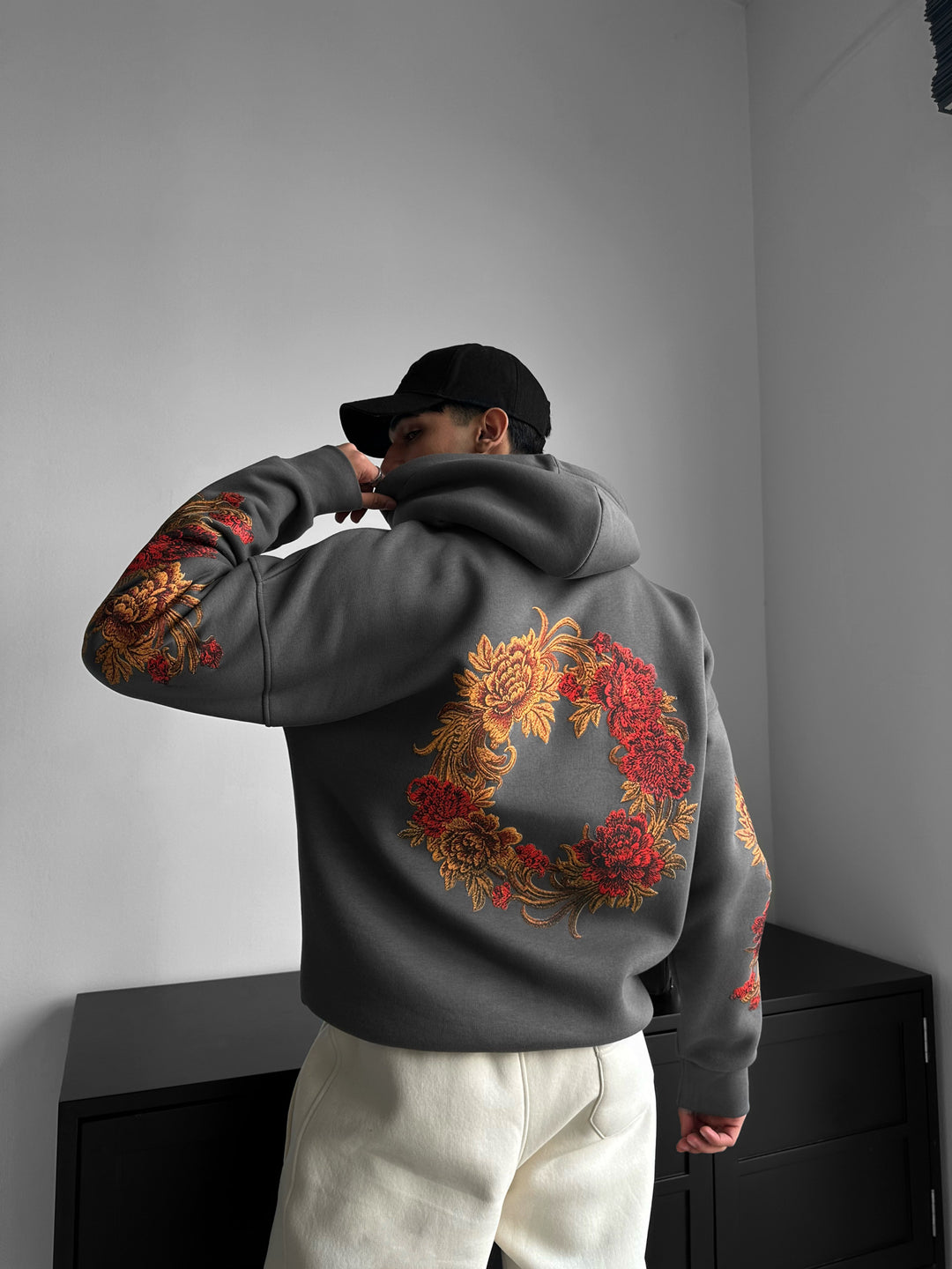 Oversize Chrysanthemum Hoodie - Anthracite