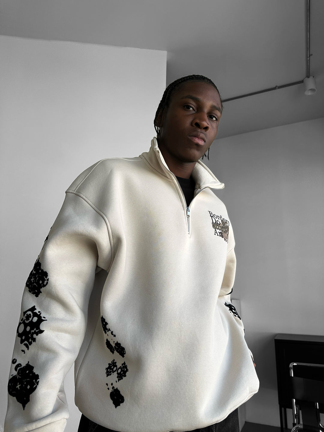 Oversize Half-Zip Graphic Sweatshirt - Stone