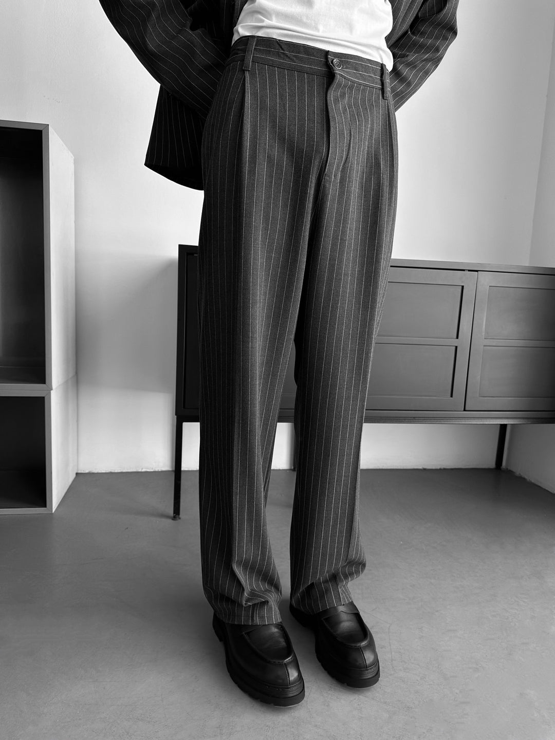 Oversize Pinstripe Double-Breasted Suit - Black