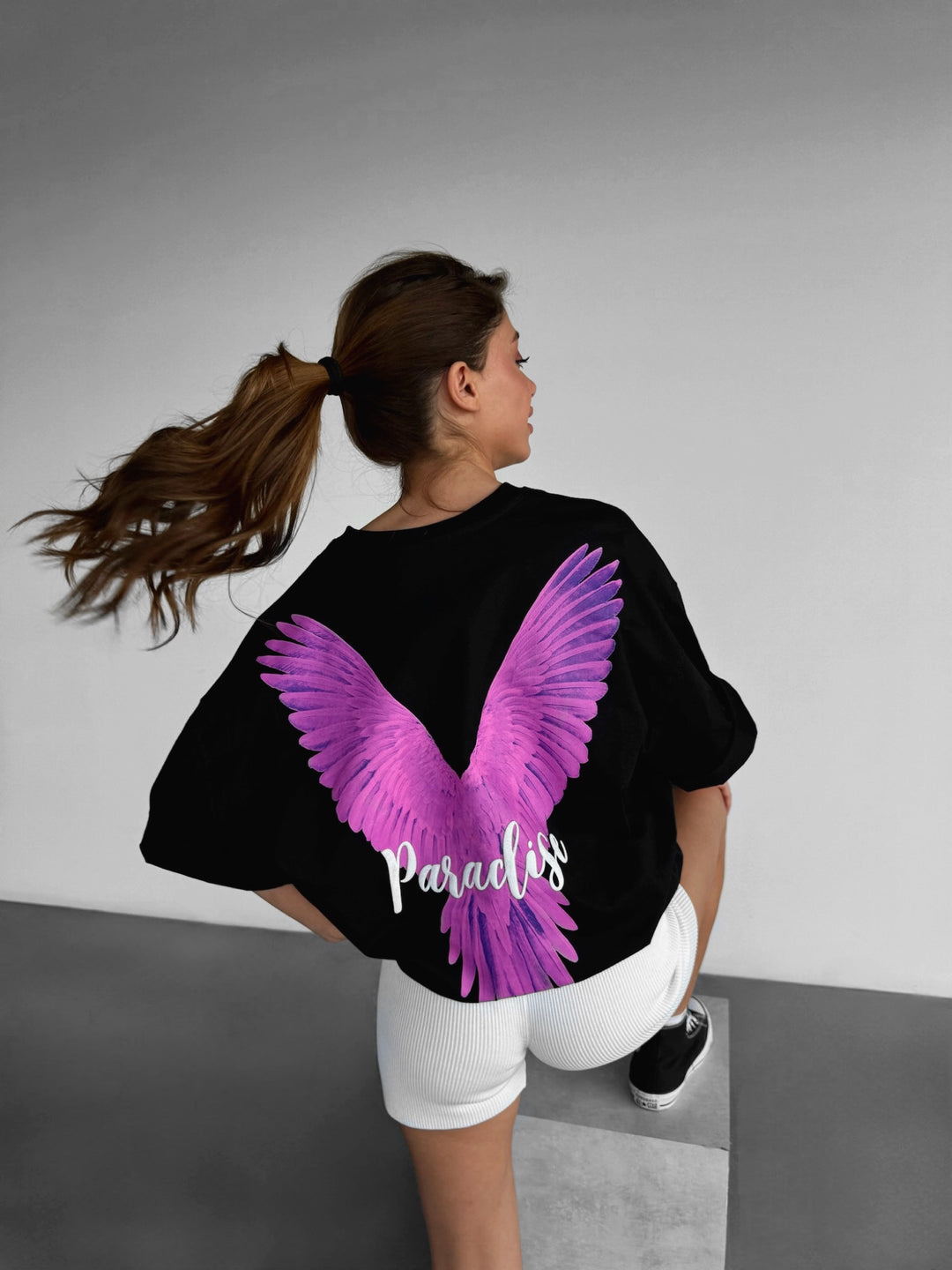 Oversize Parrot Paradise T-shirt - Black and Pink