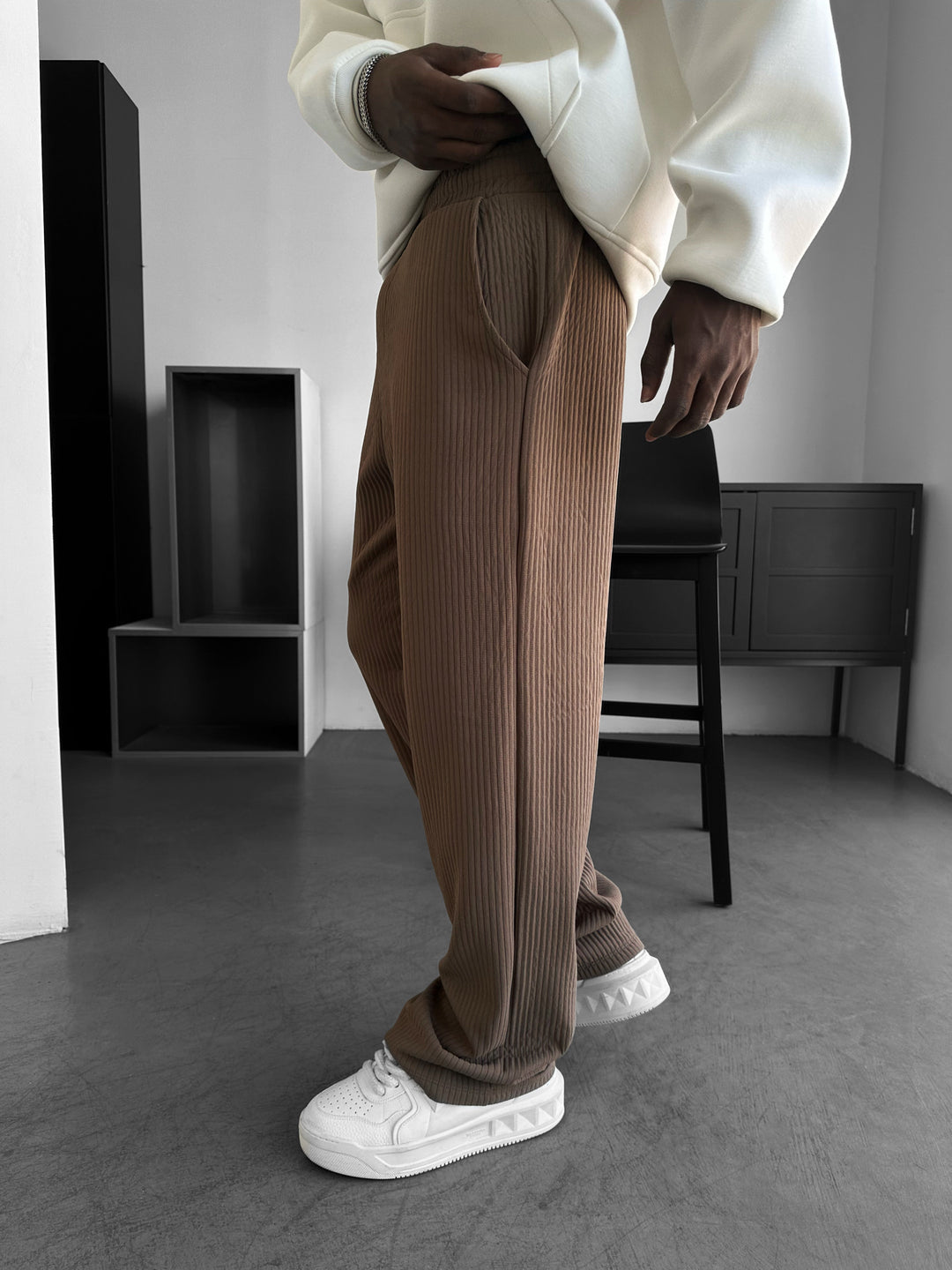 Loose Fit Ribbed Trousers - Brown