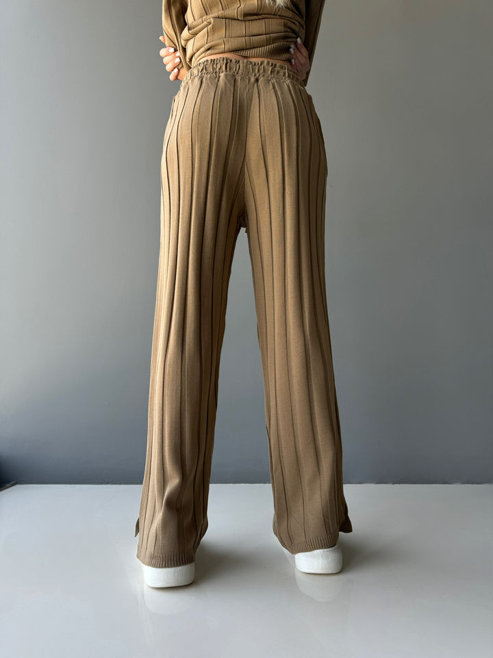 Loose Fit Wide Ribbed Pant - Light Brown