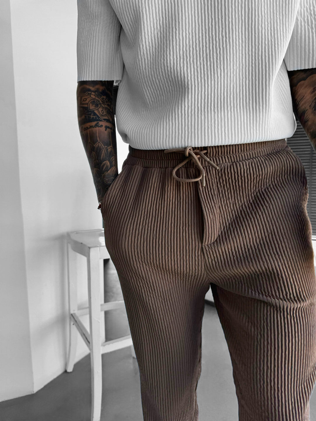 Loose Fit Ribbed Trousers - Brown