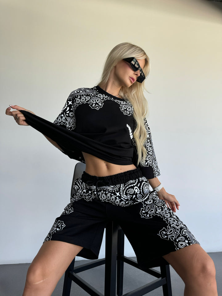 Oversize Urban Carpet Shorts - Black