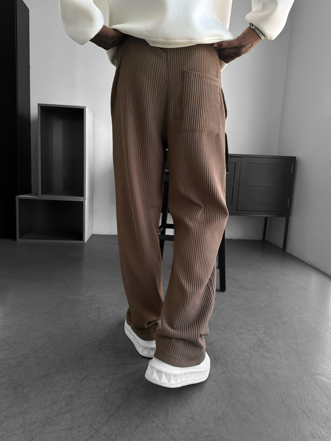 Loose Fit Ribbed Trousers - Brown