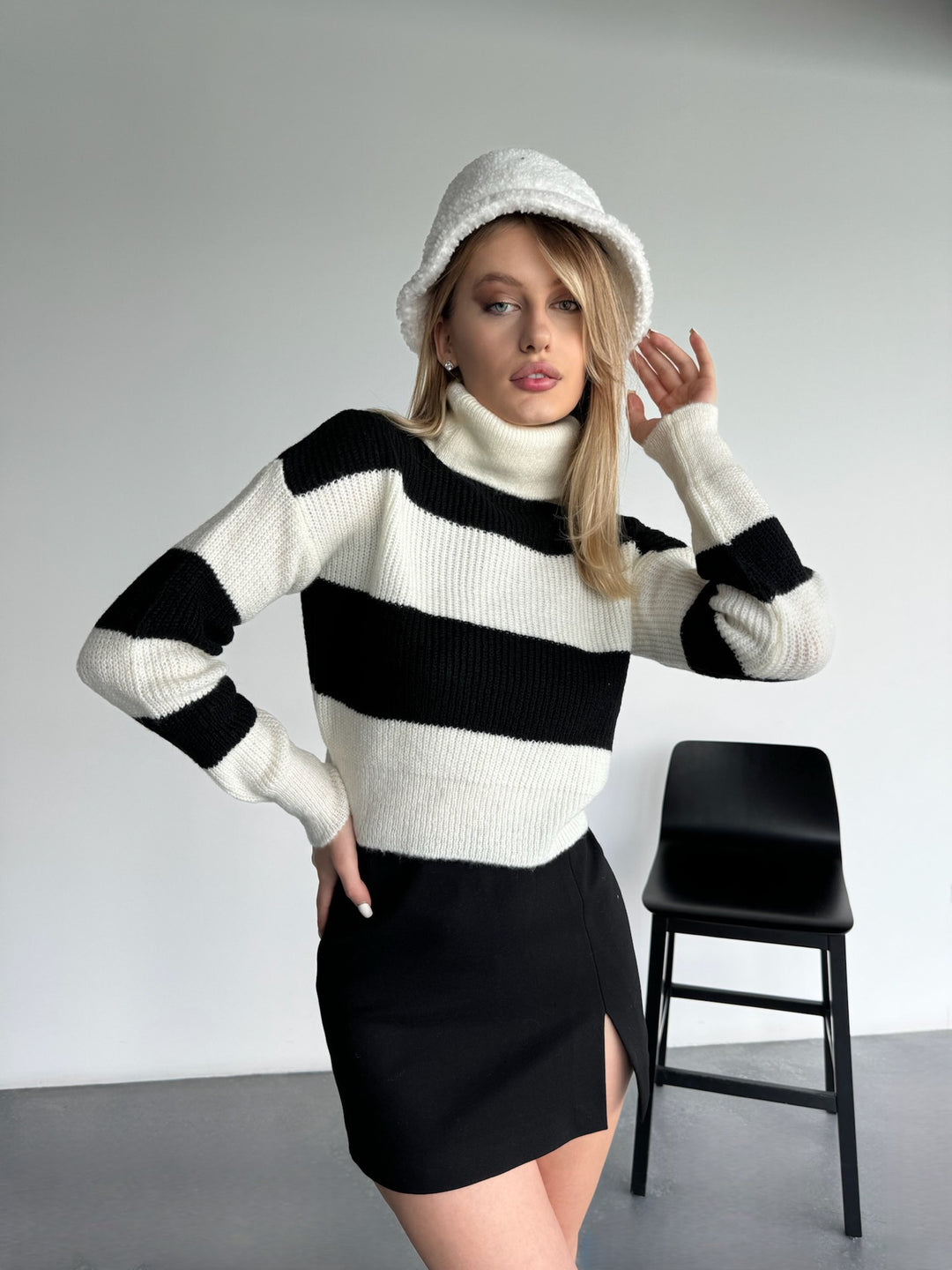 Collar Thick Knit Sweater - White