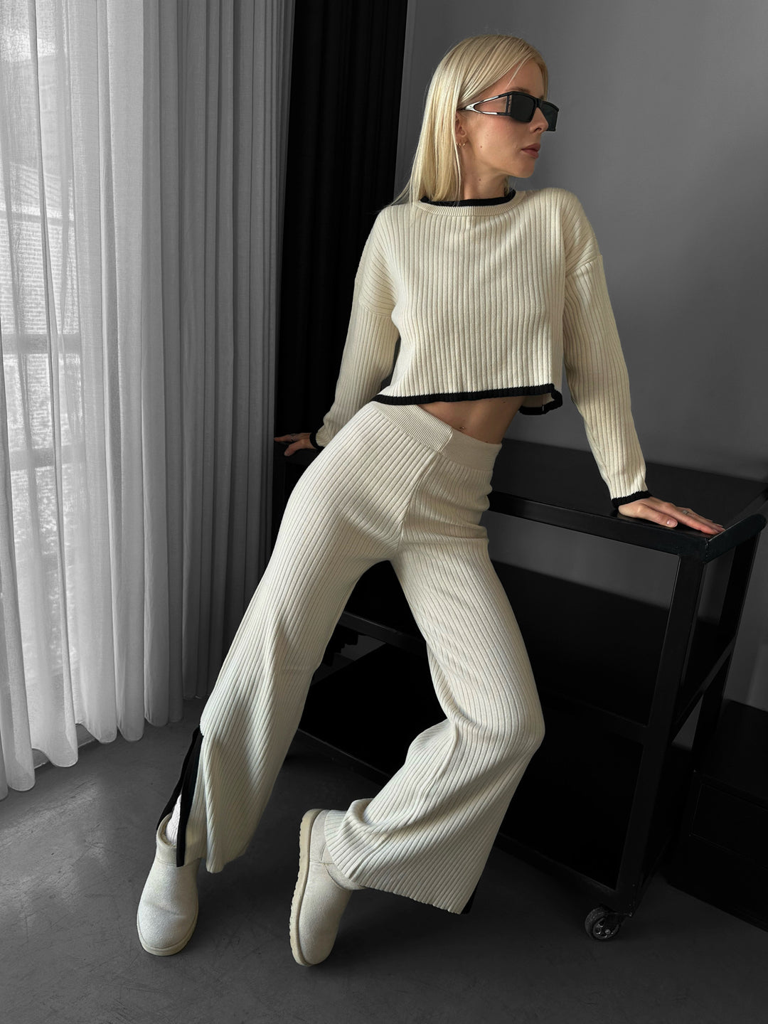 Wide Leg Details Knit Trousers - Beige