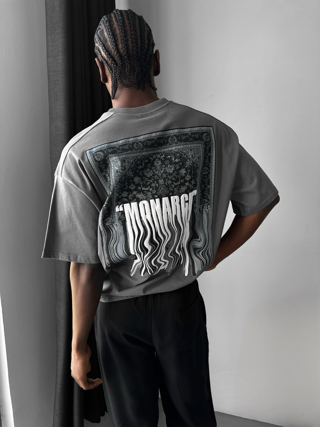 Oversize "Monarch" T-Shirt - Anthracite and White