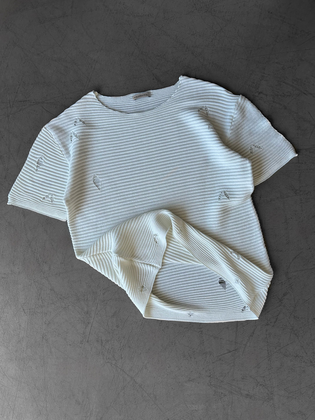 Loose Fit Torn Knit T-Shirt - White