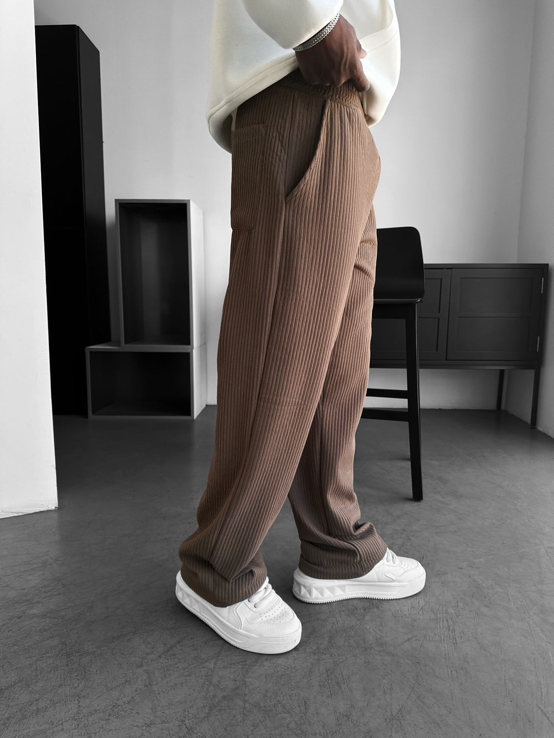 Loose Fit Ribbed Trousers - Brown