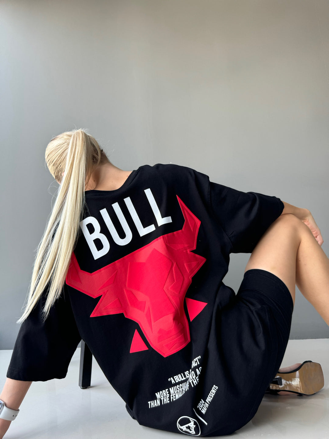 Oversize Bull T-shirt - Black and Red