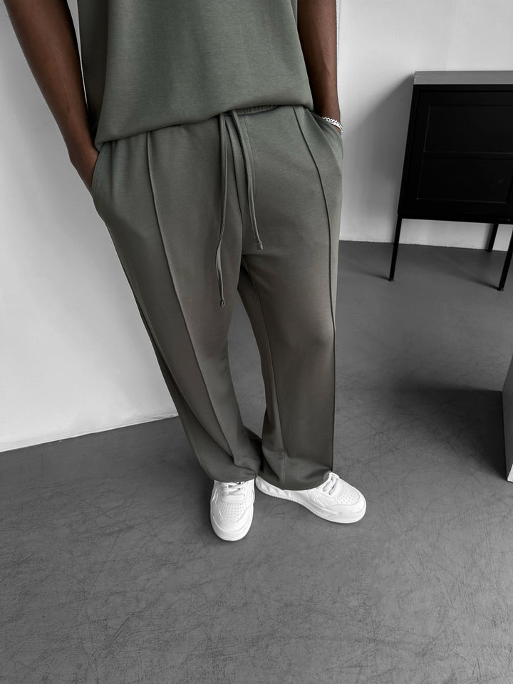 Loose Fit Basic Pleated Trousers - Khaki