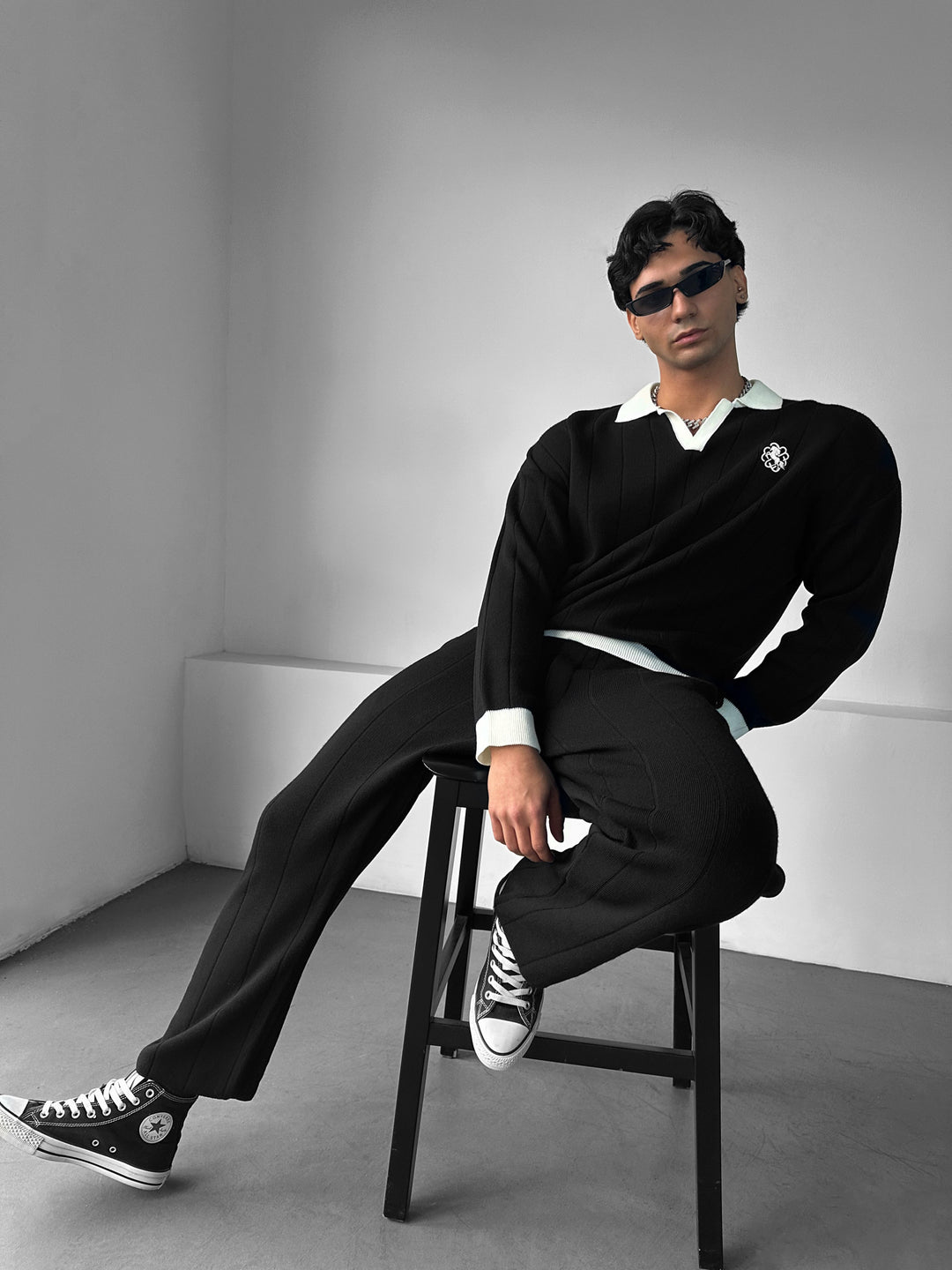 Oversized Embroidered Polo Sweater - Black