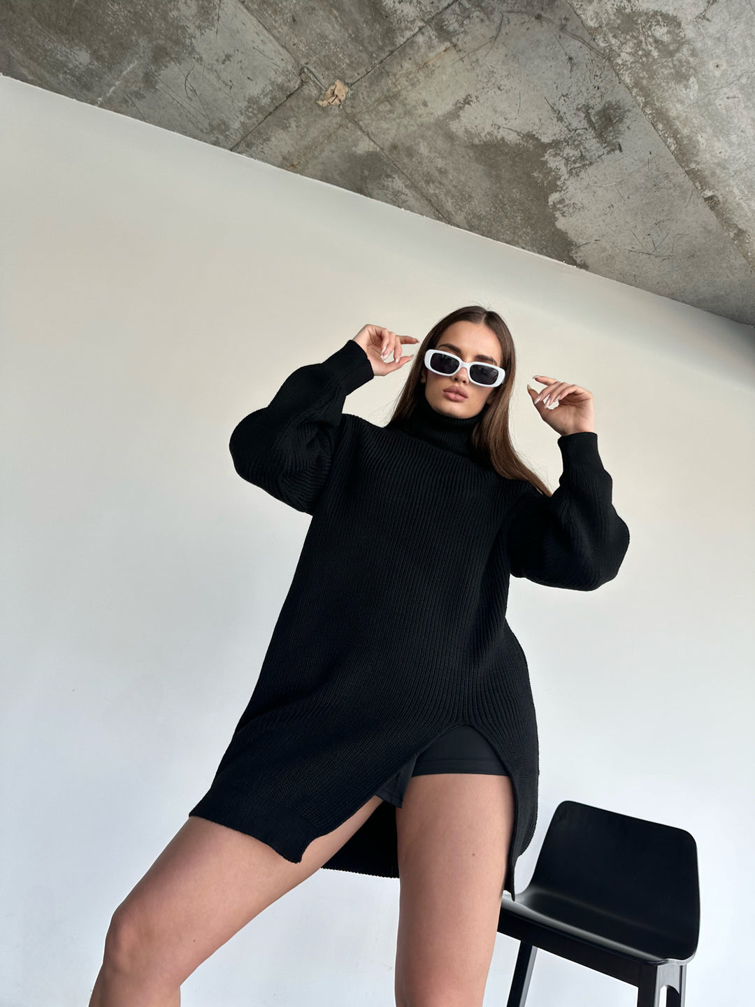 Very Long Collar Sweater - Black