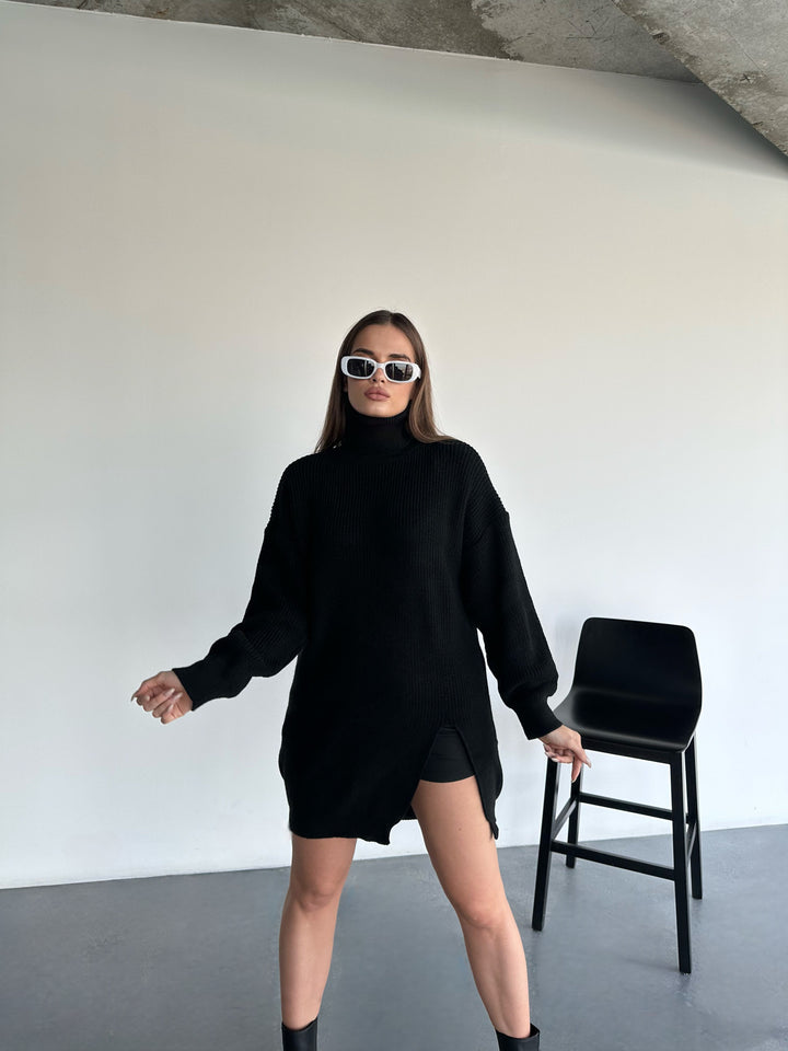 Very Long Collar Sweater - Black