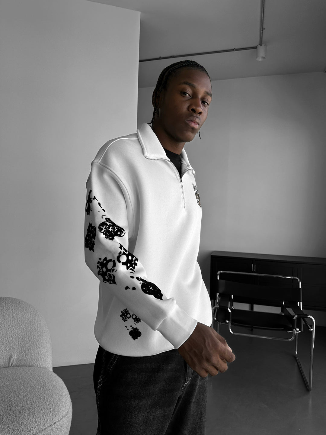 Oversize Half-Zip Graphic Sweatshirt - Ecru