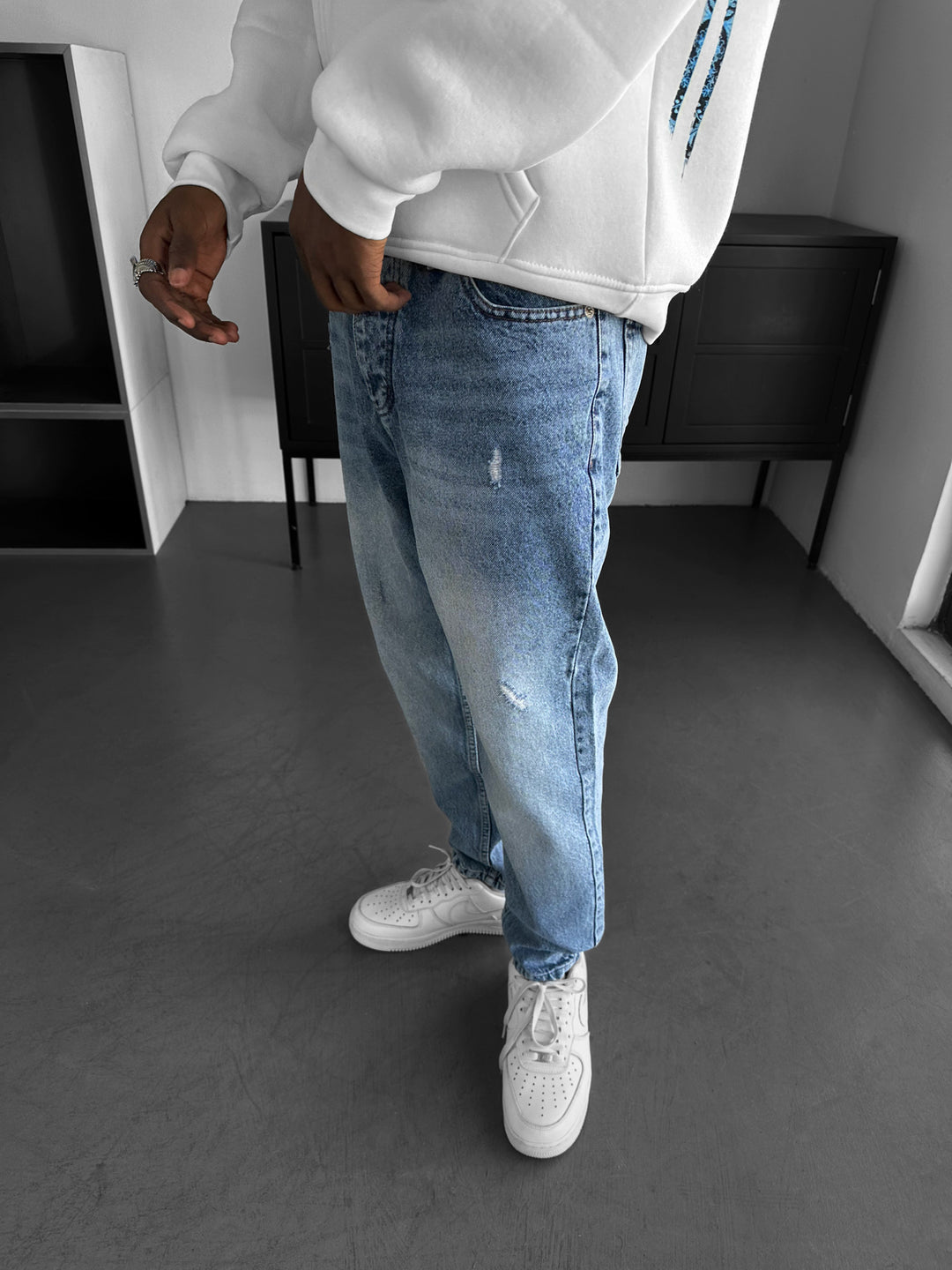 Baggy Torn Jeans - Light Blue