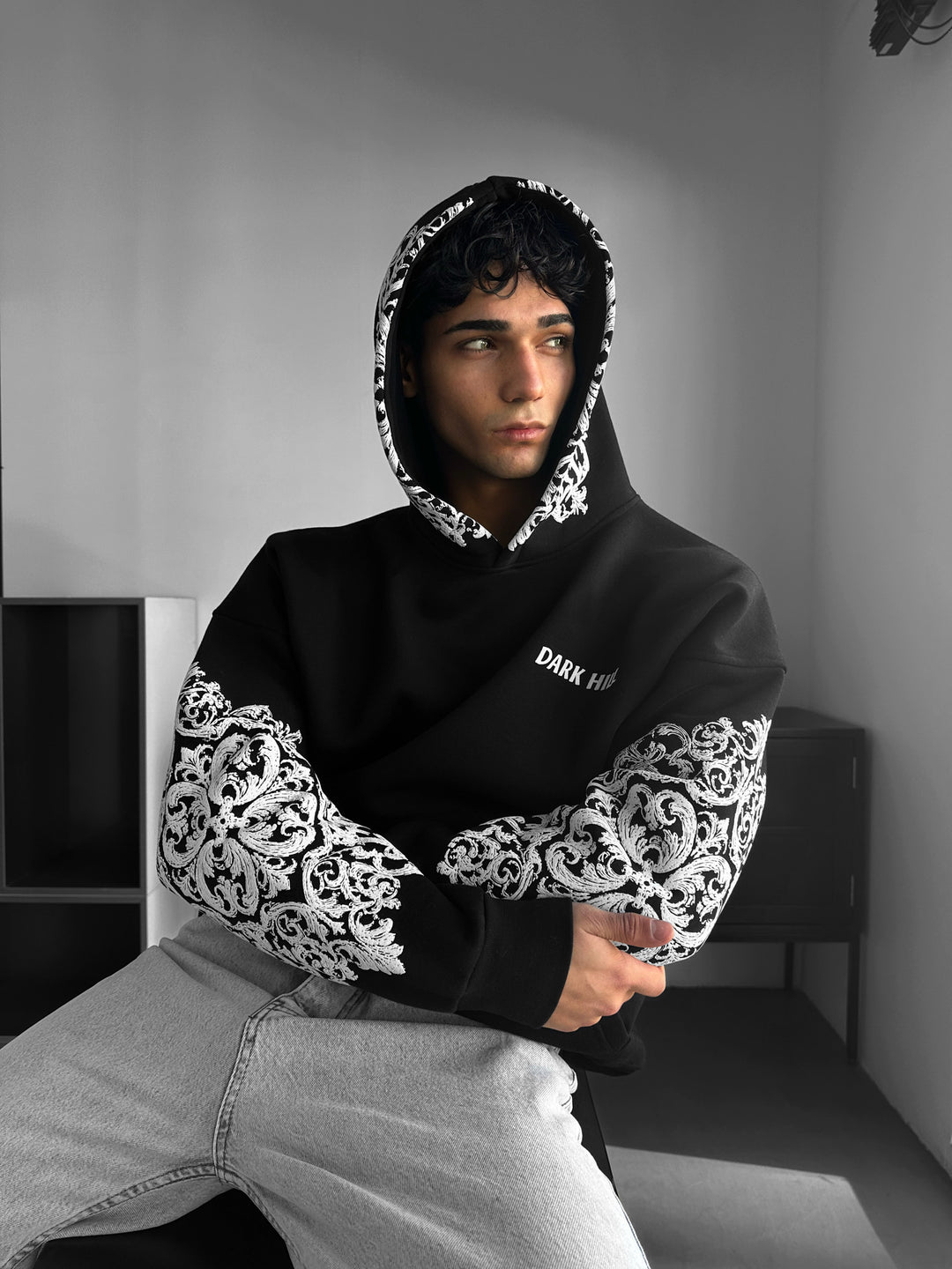 Oversize Carpet Pattern Hoodie - Black and White