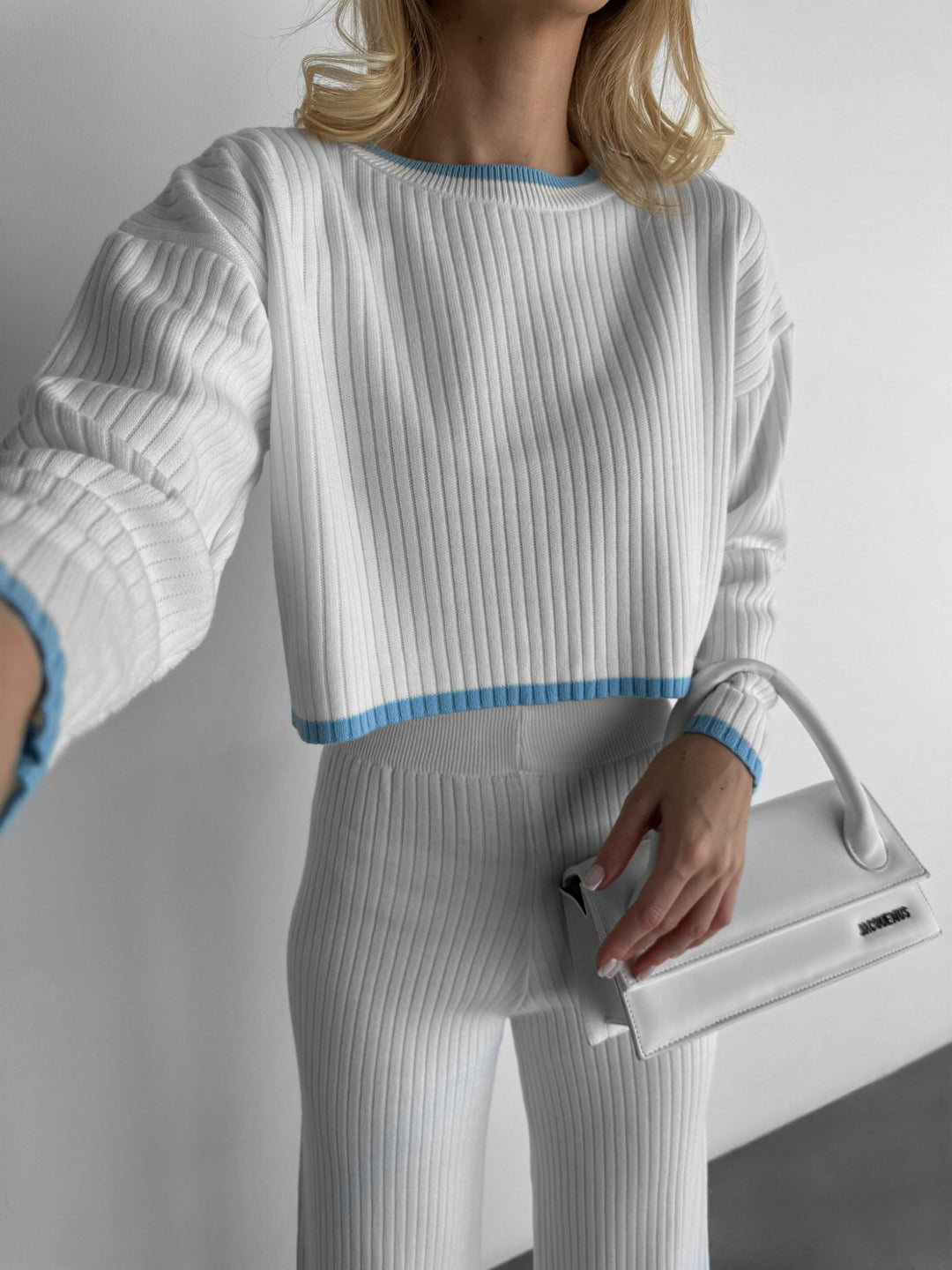 Short Details Knit Pullover - White and Babyblue