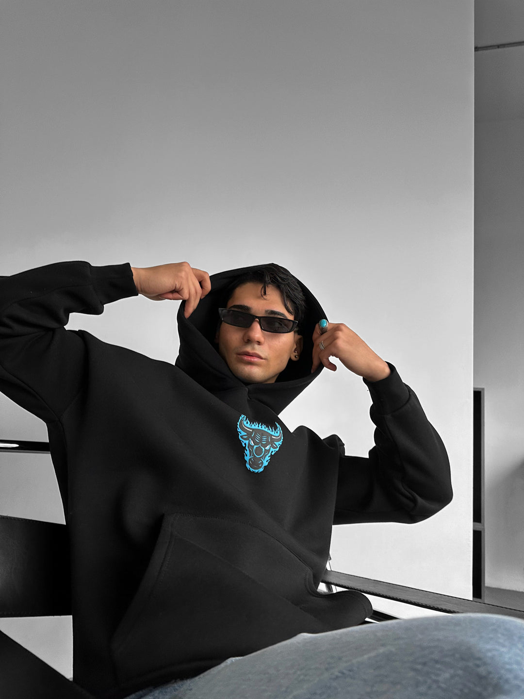 Oversize Bull Fearless Hoodie - Black and Blue
