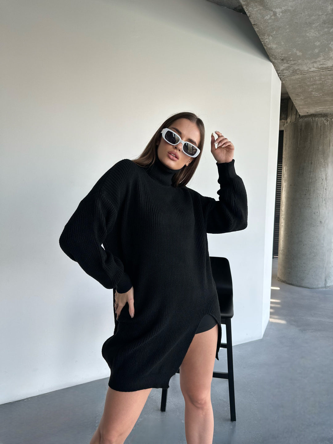 Very Long Collar Sweater - Black