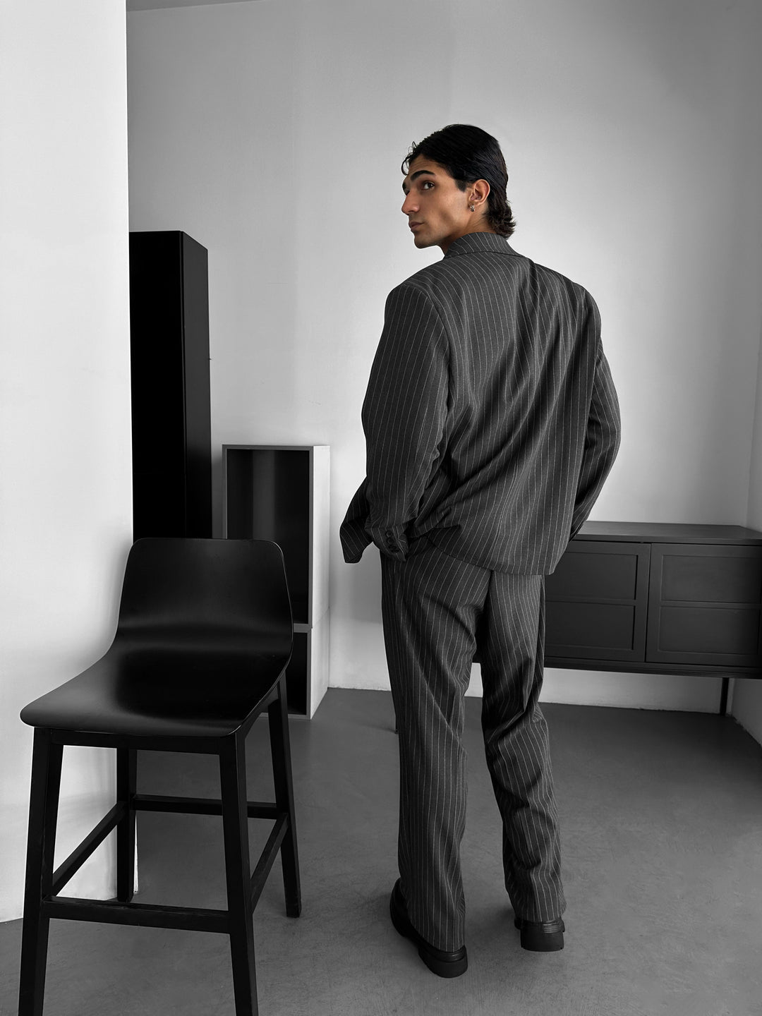 Oversize Pinstripe Double-Breasted Suit - Anthracite