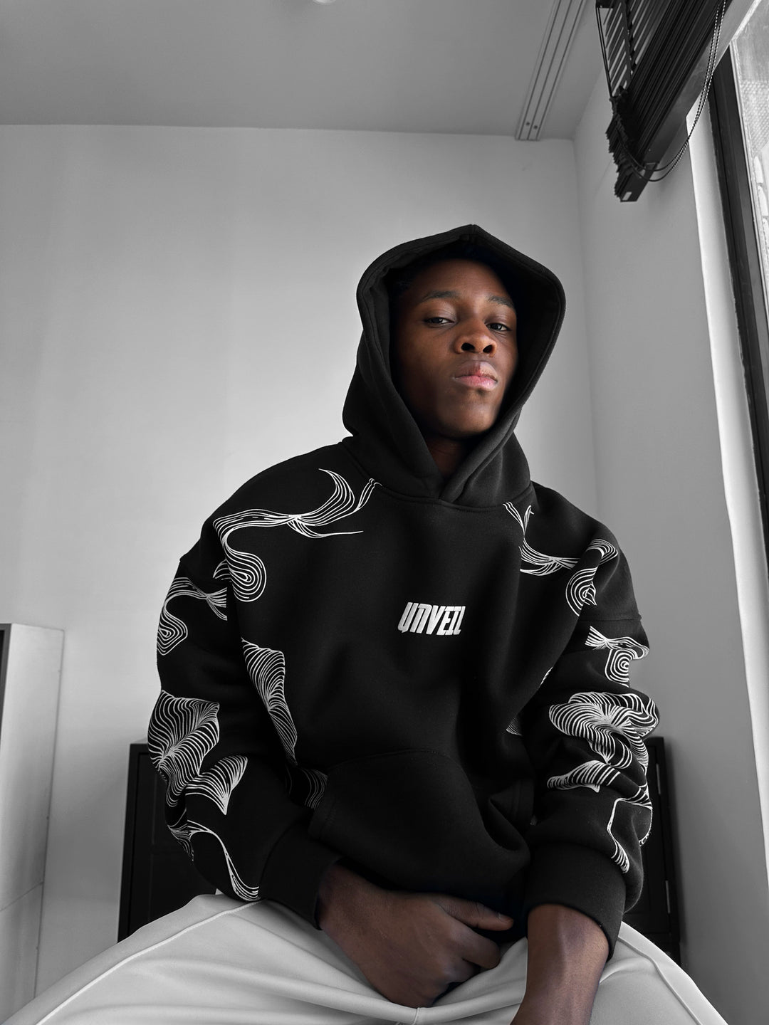 Oversize Unveil Hoodie - Black