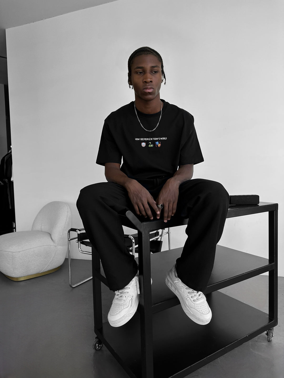 Oversize "Today's World" T-Shirt - Black