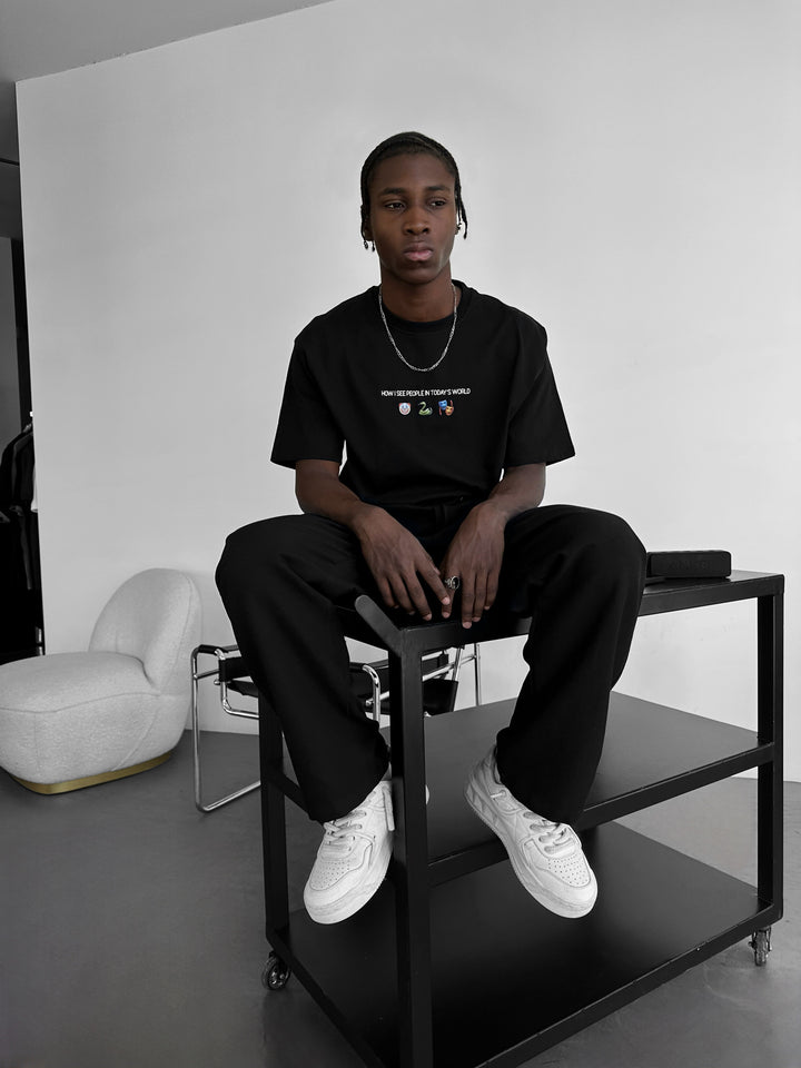 Oversize "Today's World" T-Shirt - Black