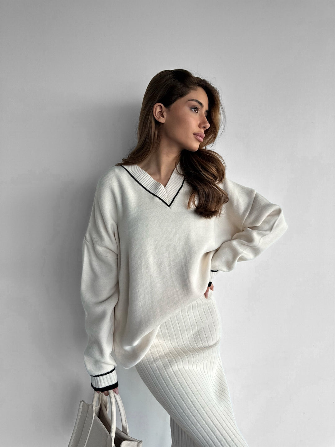 V Neck Knit Pullover - Ecru