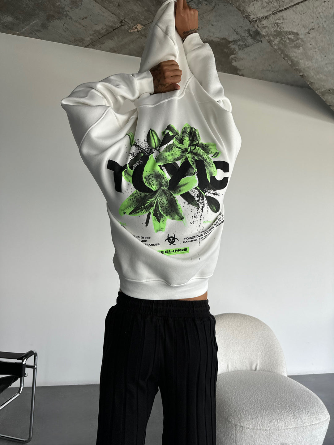 Oversize Toxic Hoodie - White