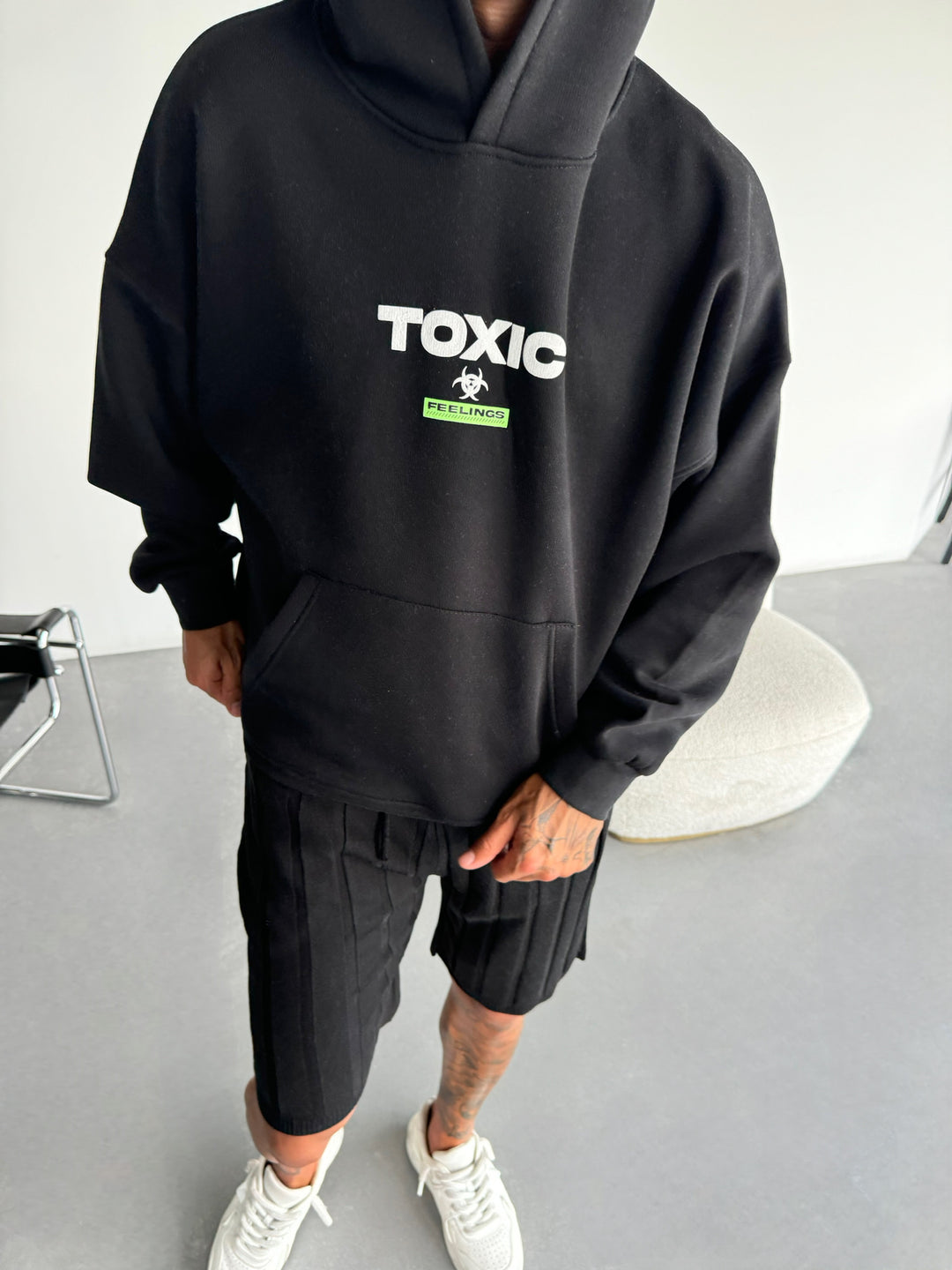 Oversize Toxic Hoodie - Black