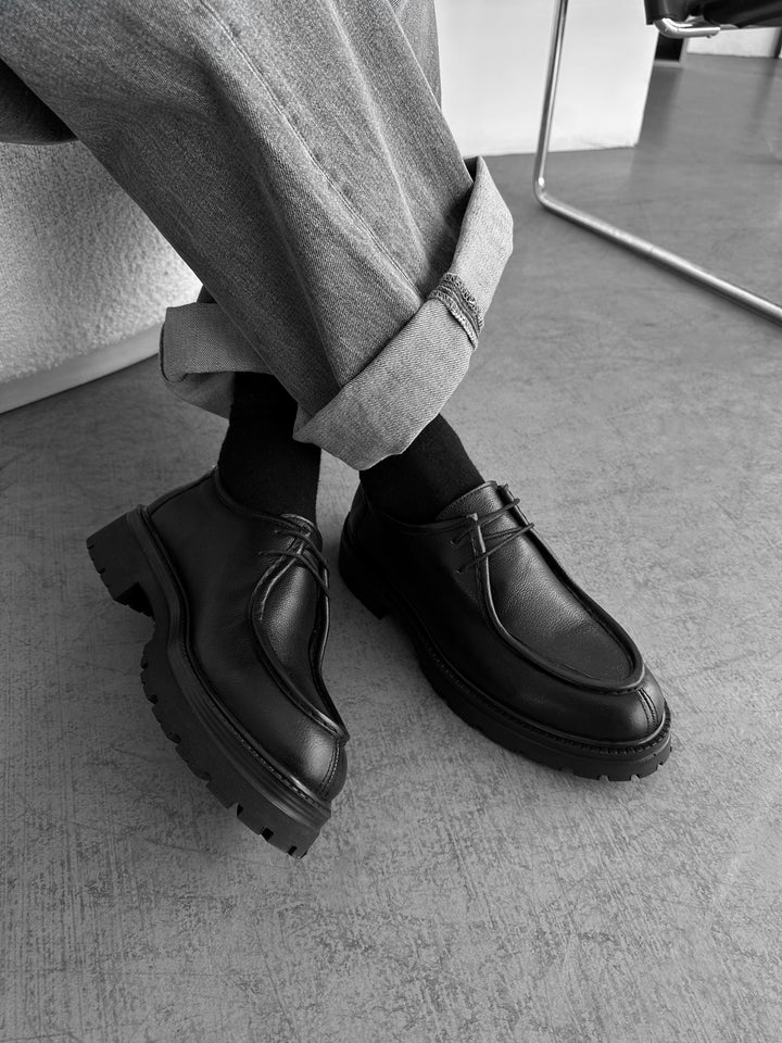 Leather Lace-Up Shoes - Black