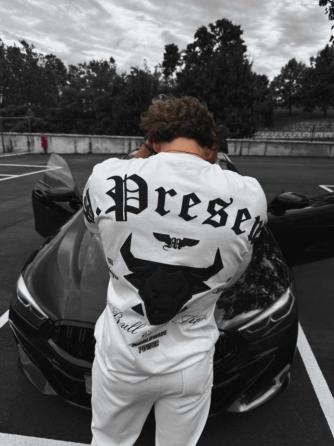 Oversize Bull Worldwide T-shirt - Ecru and Black
