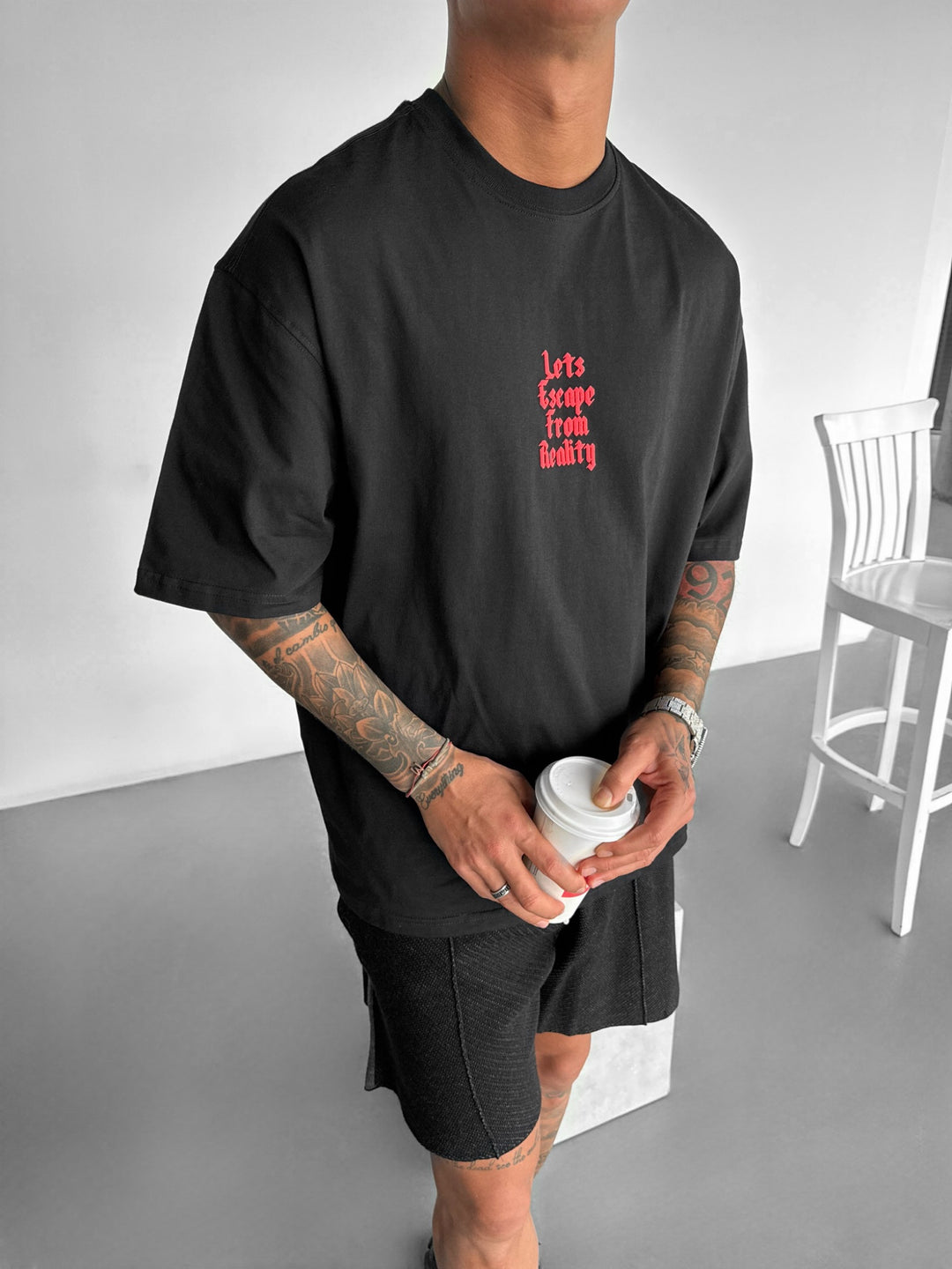 Oversize Let's Escape T-shirt - Black and Red