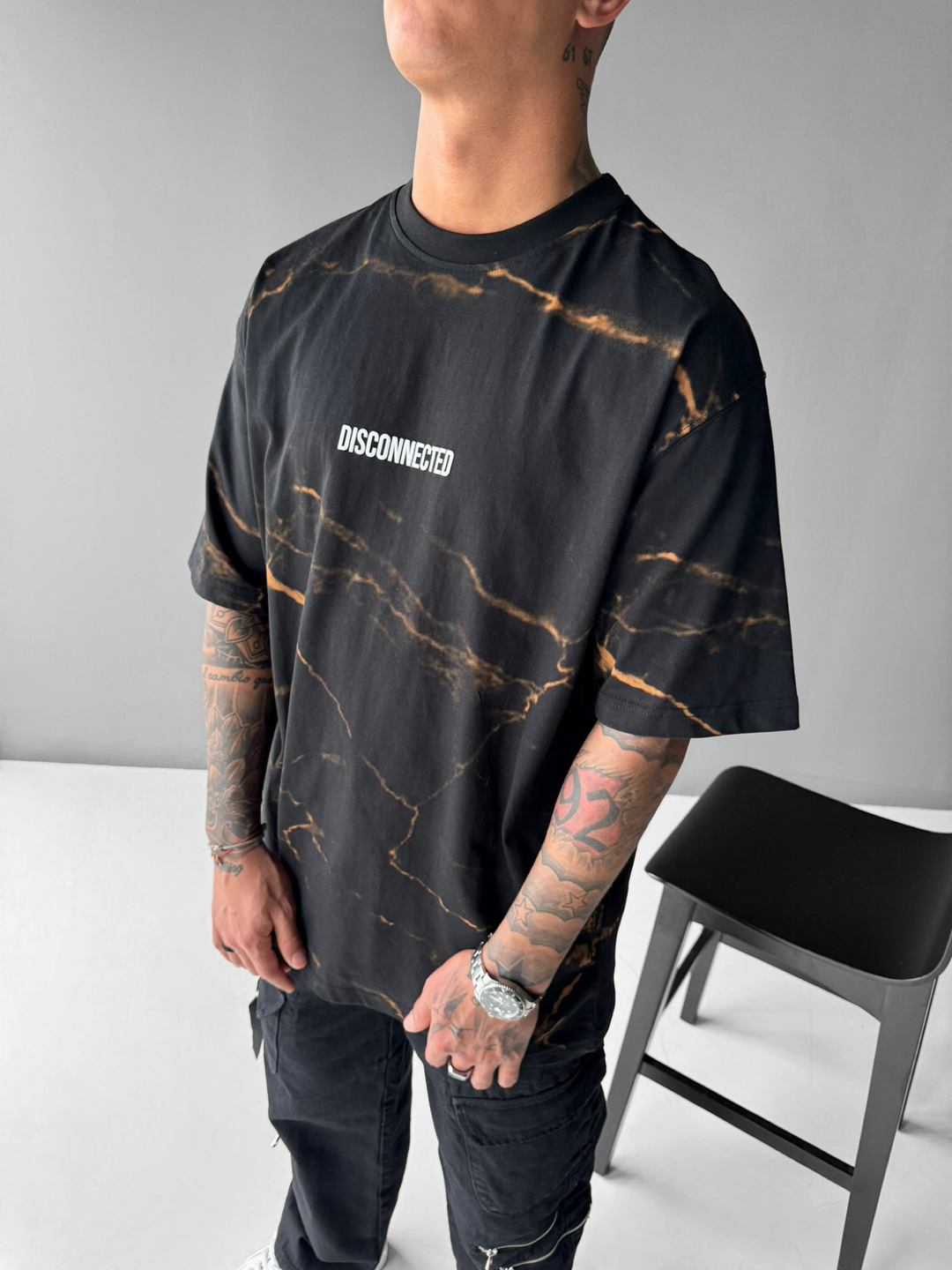 Oversize Disconnected T-shirt - Black and Brown