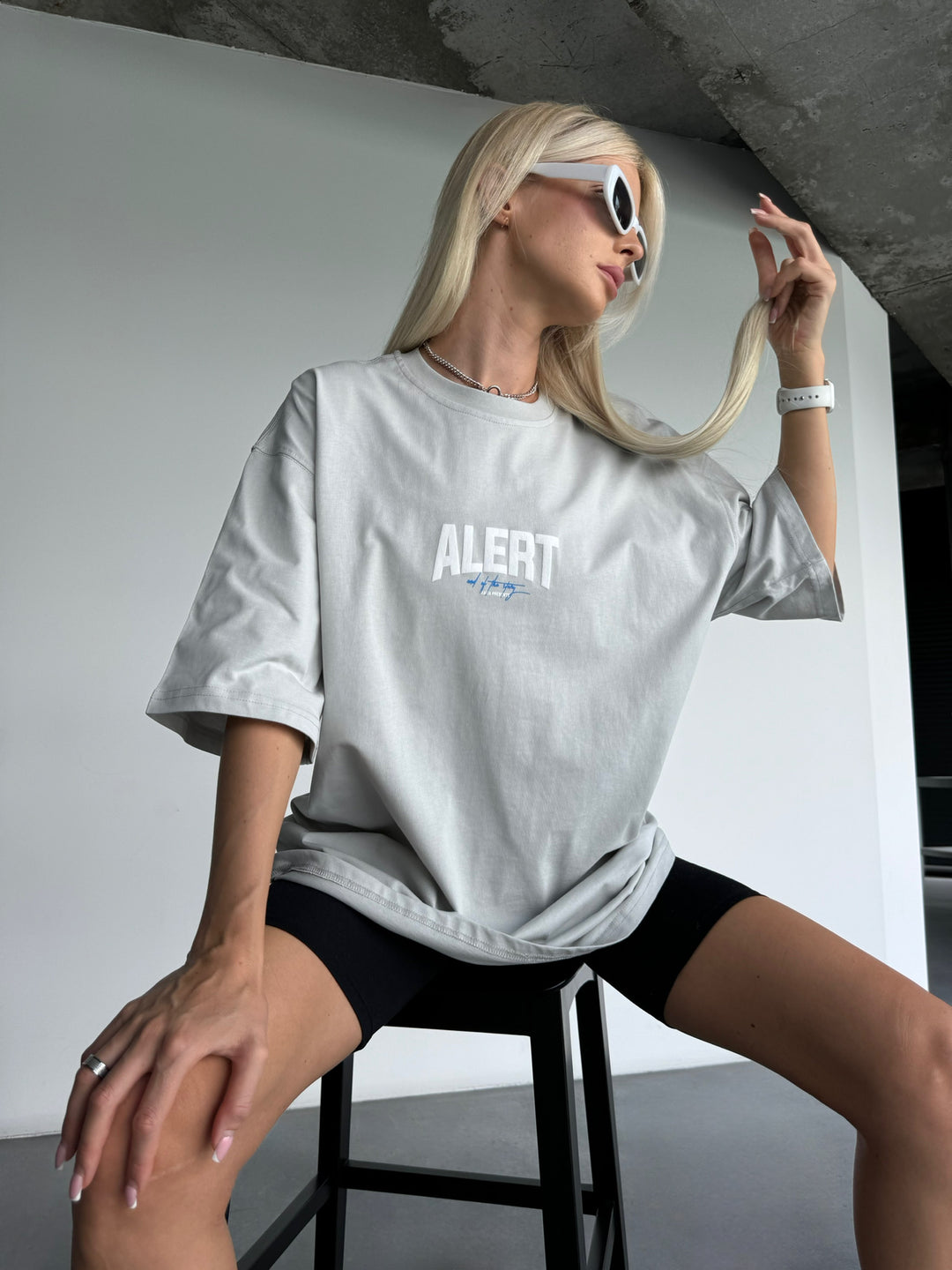 Oversize Alert T-Shirt- Grey