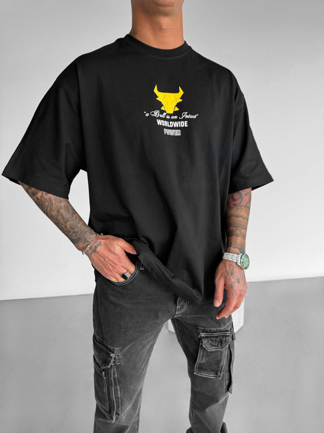 Oversize Bull Worldwide T-shirt - Black and Yellow