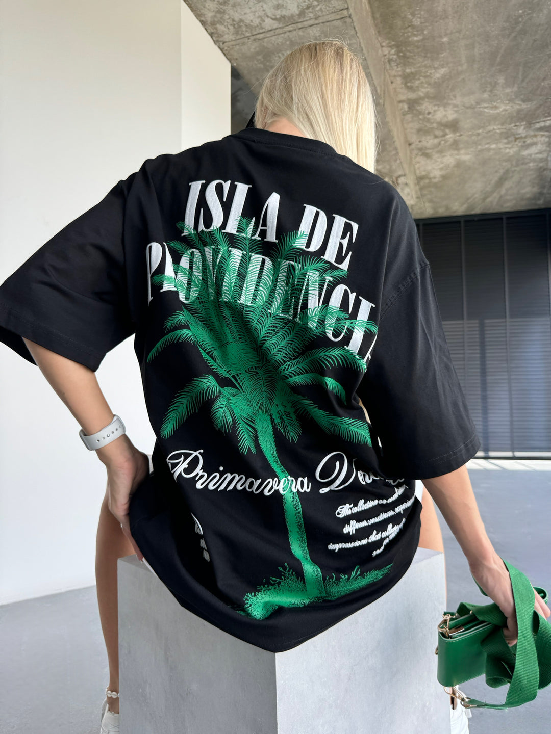 Oversize Isla de Providencia T-Shirt - Black