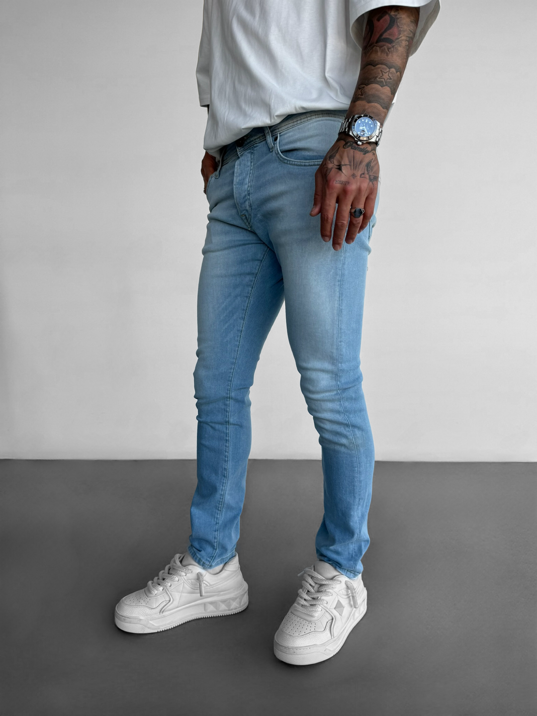 Slim Fit Washed Jeans - Light Blue